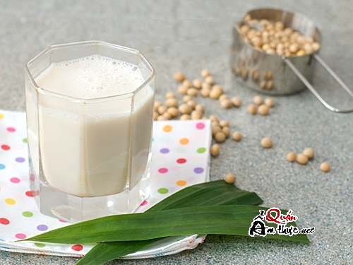 sua-dau-nanh2 4 Cách làm sữa đậu nành kiểu mới thơm ngon