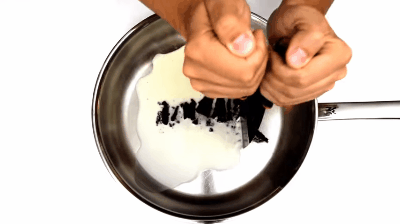 cach-lam-kem-cuon-thai-lan-tai-nha-khong-can-may-6016 Cách làm kem cuộn Thái Lan tại nhà không cần máy