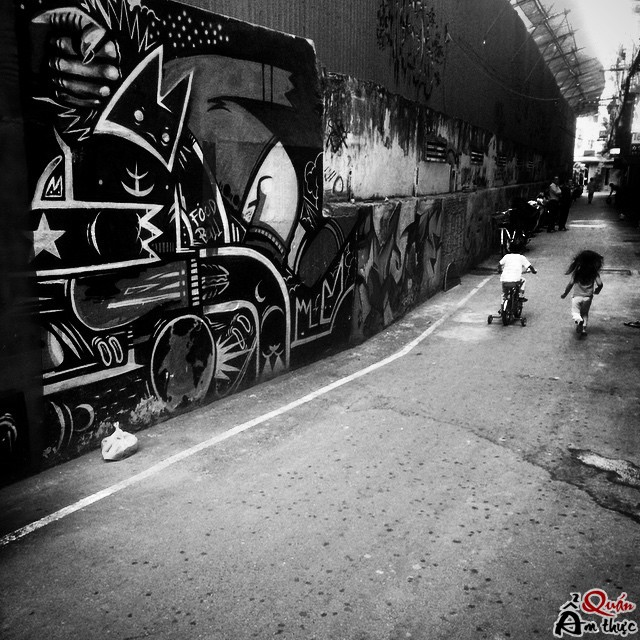 lo-dien-khu-pho-chup-hinh-song-ao-bi-bo-quen-giua-sai-gon-7600 Lộ diện khu phố chụp hình sống ảo bị bỏ quên giữa Sài Gòn