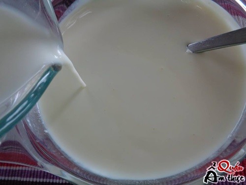 cach-lam-sua-chua-bang-noi-com-dien-2 Cách làm sữa chua bằng nồi cơm điện dễ nhất