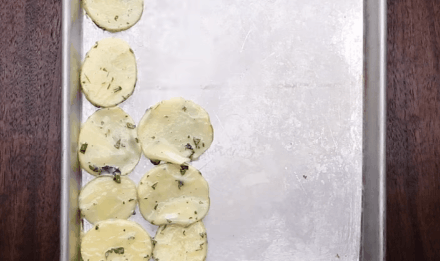 cach-lam-snack-khoai-tay-voi-4-mui-vi-ngon-me-long-nguoi-8993 Cách làm snack khoai tây với 4 mùi vị ngon mê lòng người