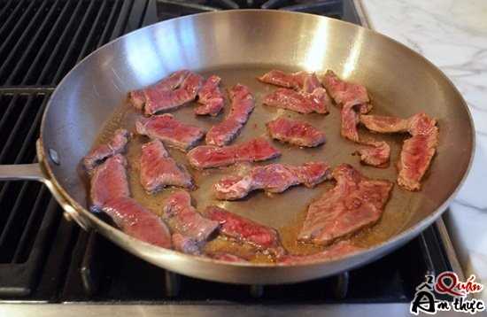 cach-lam-thit-bo-ap-chao-1 Cách làm thịt bò áp chảo ngon đậm đà
