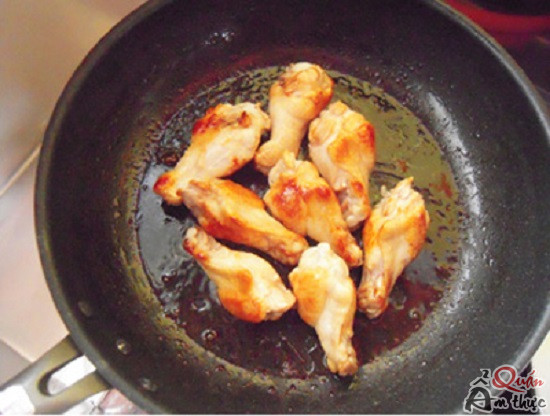 ga-om-bi-do Cách nấu cánh gà om bí đỏ ngon không thể chối từ